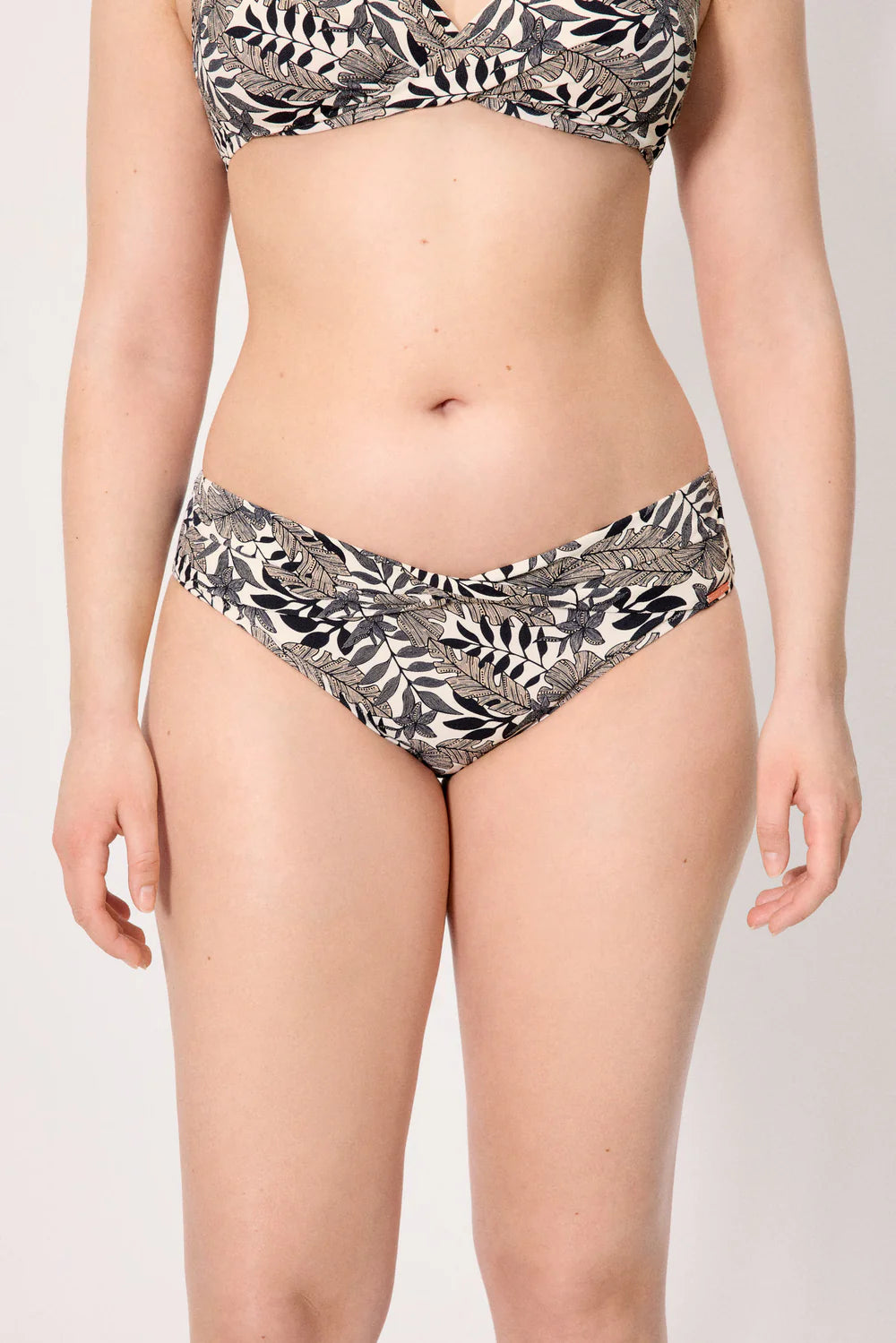 Costume da bagno donna bikini con ferretto coppa C e slip midi snellente Ysabel Mora 83342