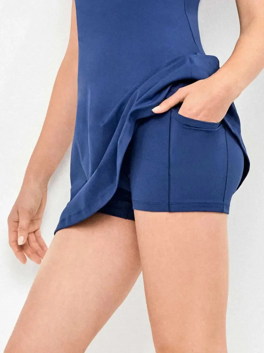 Abito sportivo modellante con spalla larga Gisela 60018