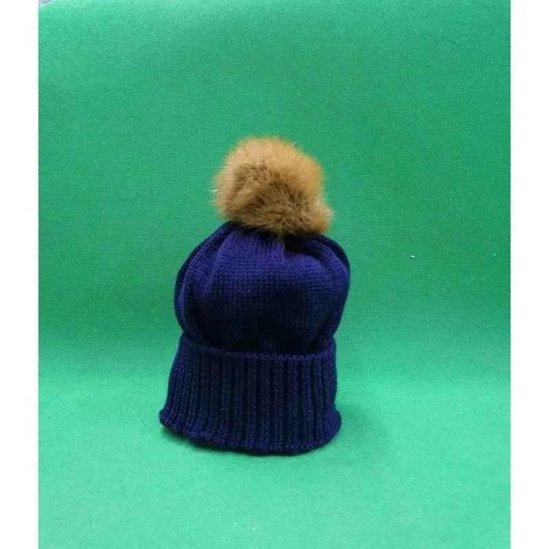 Cappellino artigianale bambino neonato in lana con ponpon in pelliccia 1657A