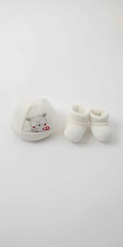 Cappellino con scarpette neonata in ciniglia Gary Q7201