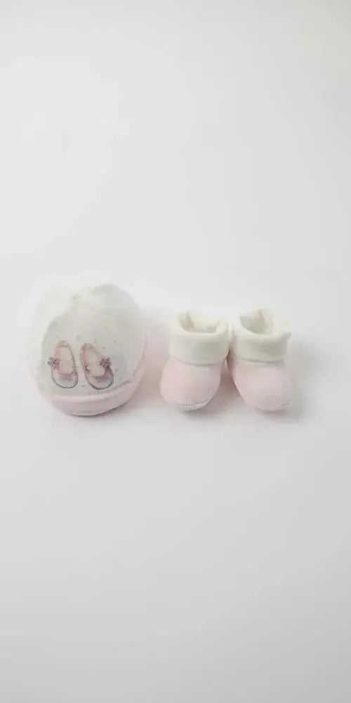 Cappellino con scarpette neonata in ciniglia Gary Q7202