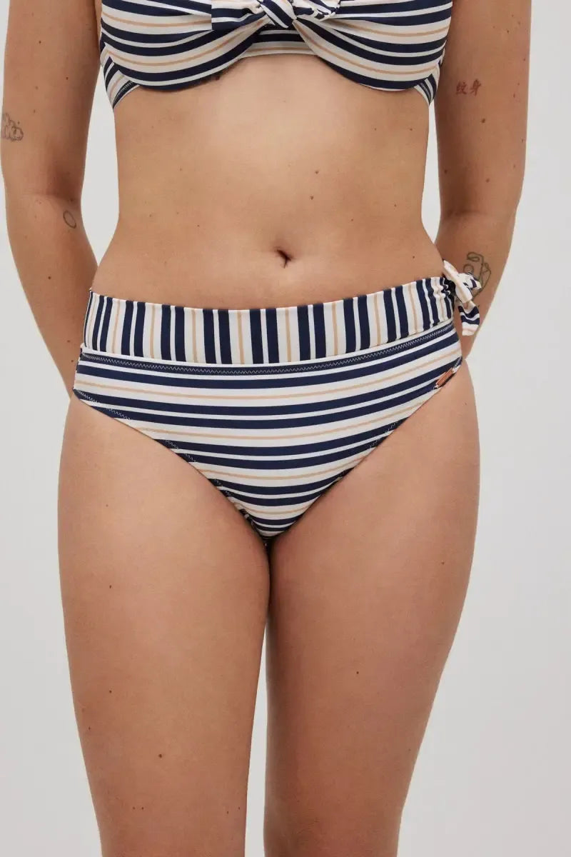 Costume da bagno donna bikini triangolo coppa C senza ferretto e slip midi Ysabel Mora 82935