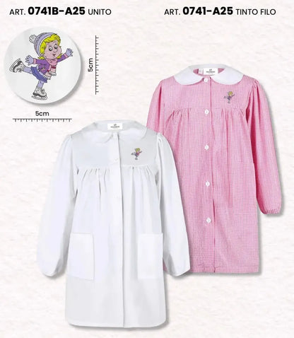 Grembiule asilo bambina bianco con abbottonatura centrale Nazareno Gabrielli ricamo Pattinaggio 0741A25