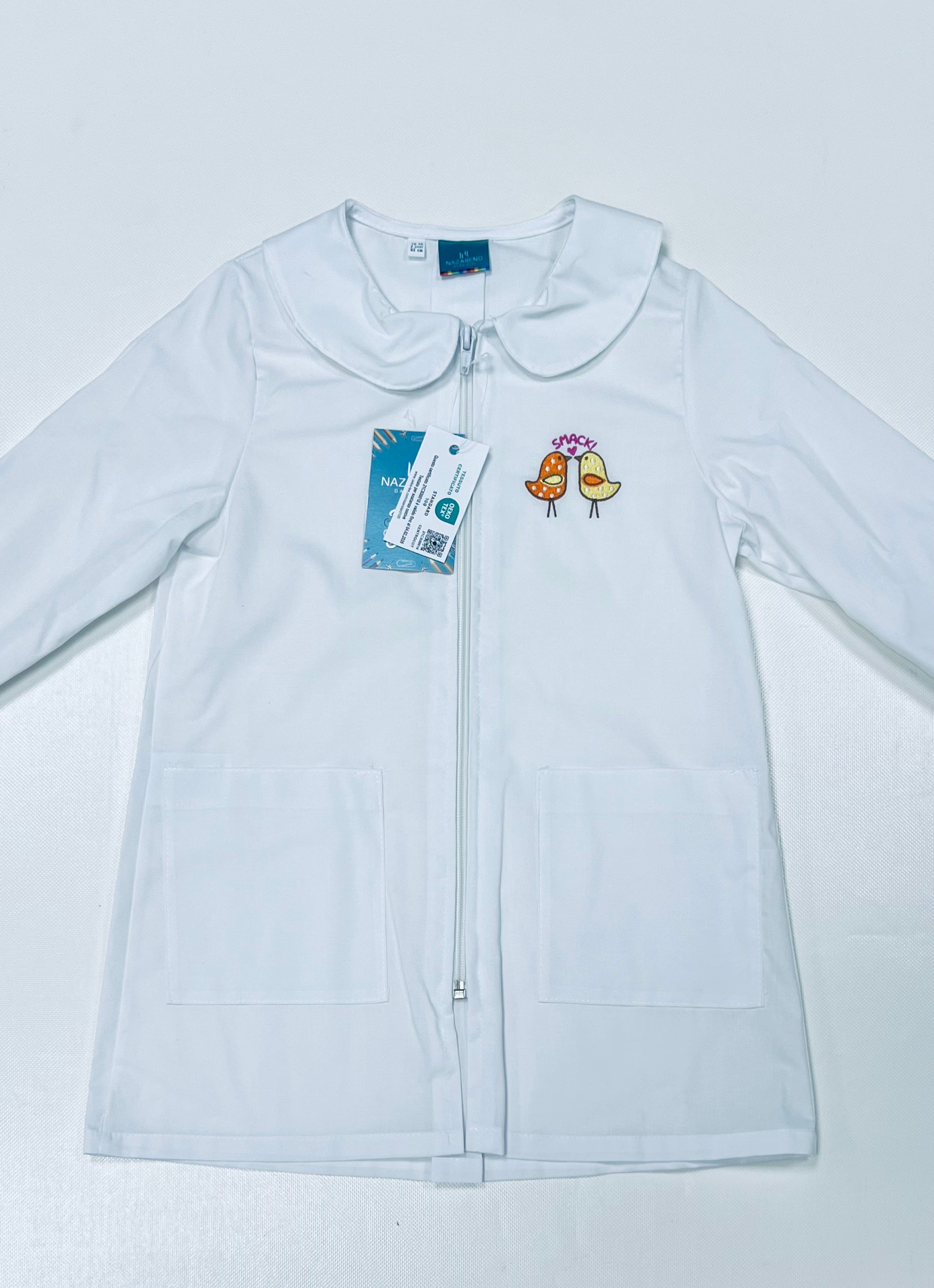 Grembiule asilo bambina bianco con zip centrale Nazareno Gabrielli ricamo Smack 0752