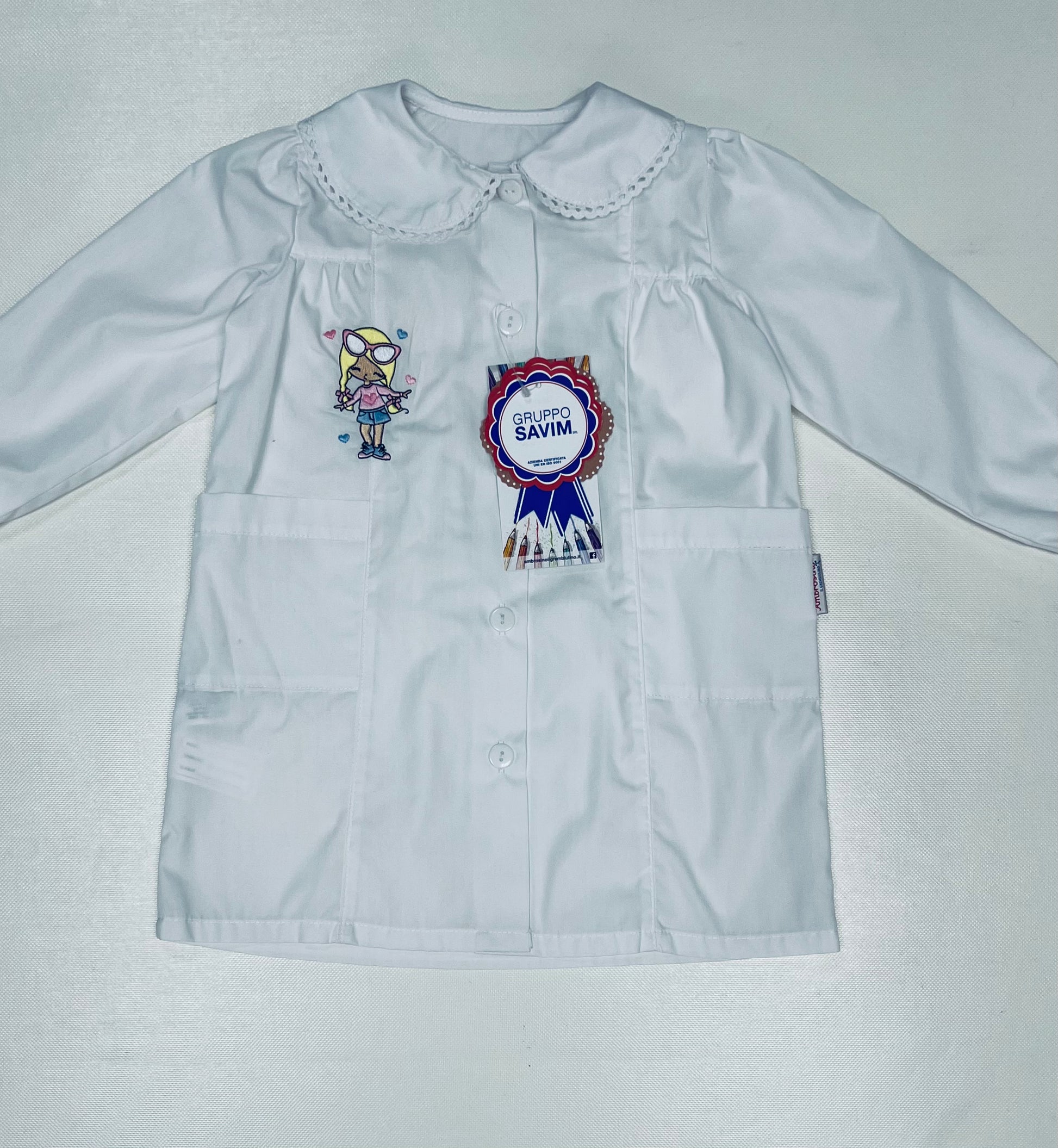Grembiule asilo bambina con abbottonatura centrale Ambrosino ricamo Bimba Con Occhiali R307