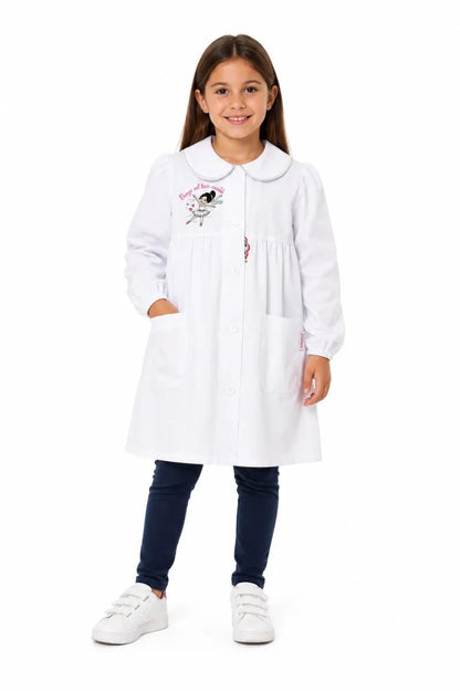 Grembiule asilo bambina con abbottonatura centrale Ambrosino ricamo Danza S302