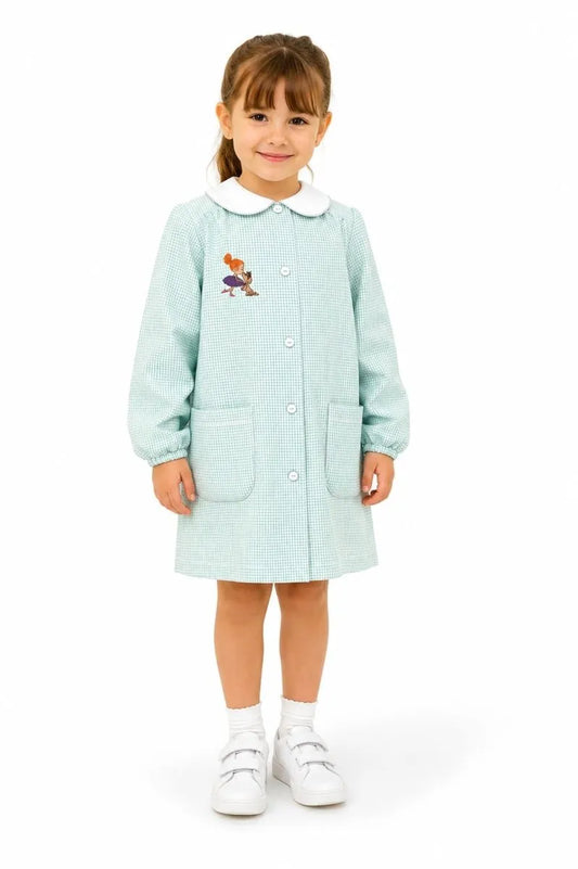 Grembiule asilo bambina con abbottonatura centrale Siggi ricamo Ballerina con bassotto quadretti verdi 4331