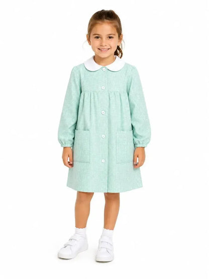 Grembiule asilo bambina con abbottonatura centrale Siggi senza ricamo a quadretto verde 2887