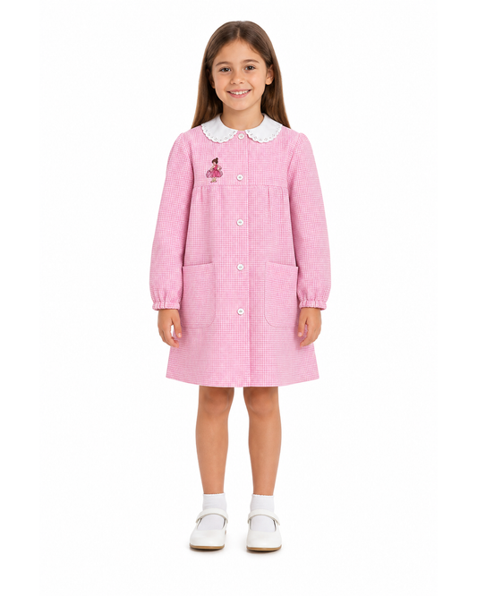 Grembiule asilo bambina con abbottonatura centrale centrale Siggi ricamo Ballerina a quadretti rosa 4034