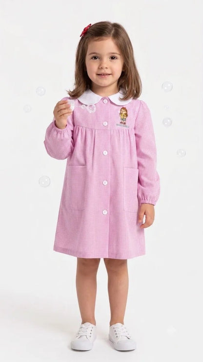 Grembiule asilo bambina quadretti rosa con abbottonatura centrale Nazareno Gabrielli ricamo Bubble 0743A26