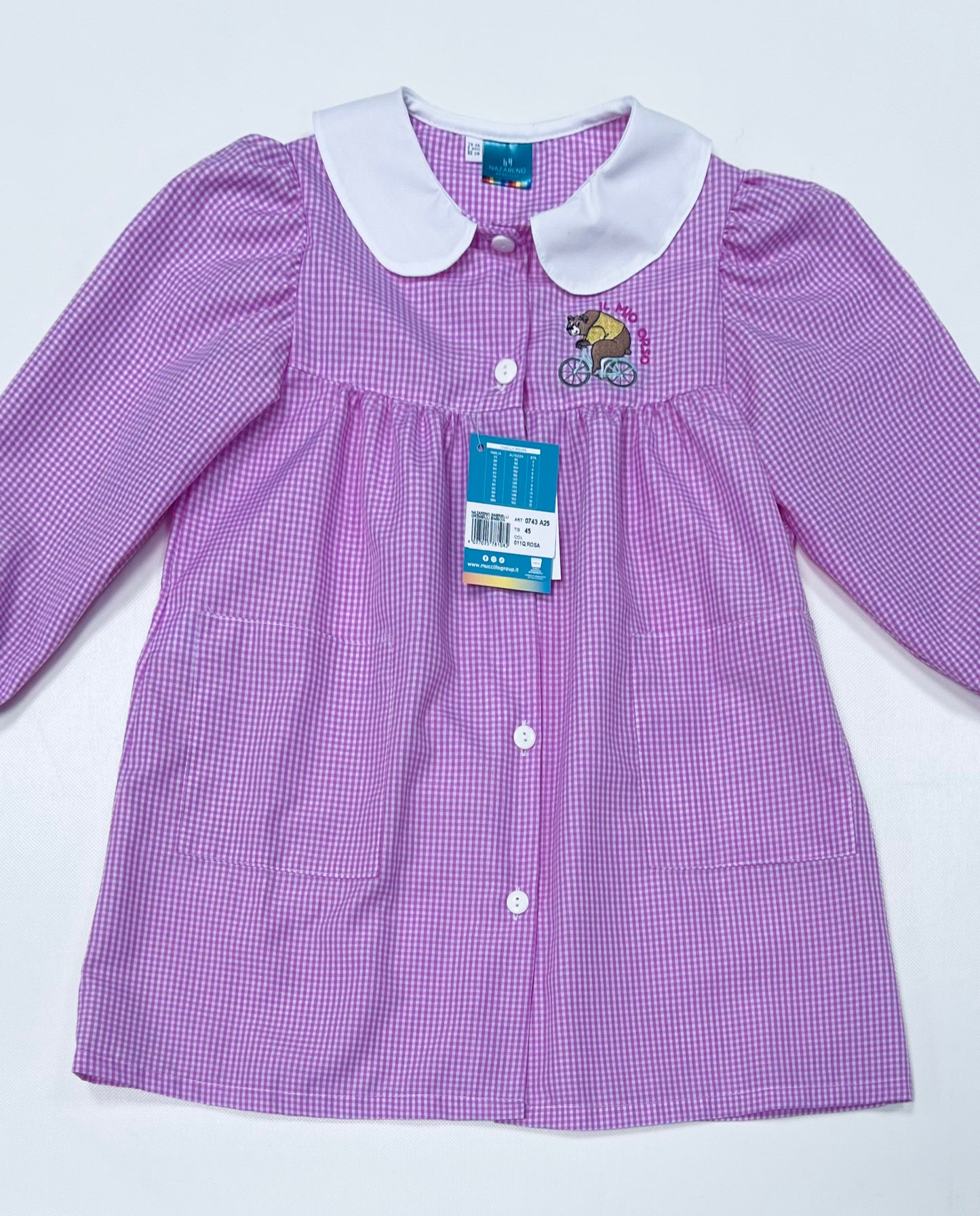 Grembiule asilo bambina quadretti rosa con abbottonatura centrale Nazareno Gabrielli ricamo Orso 0743