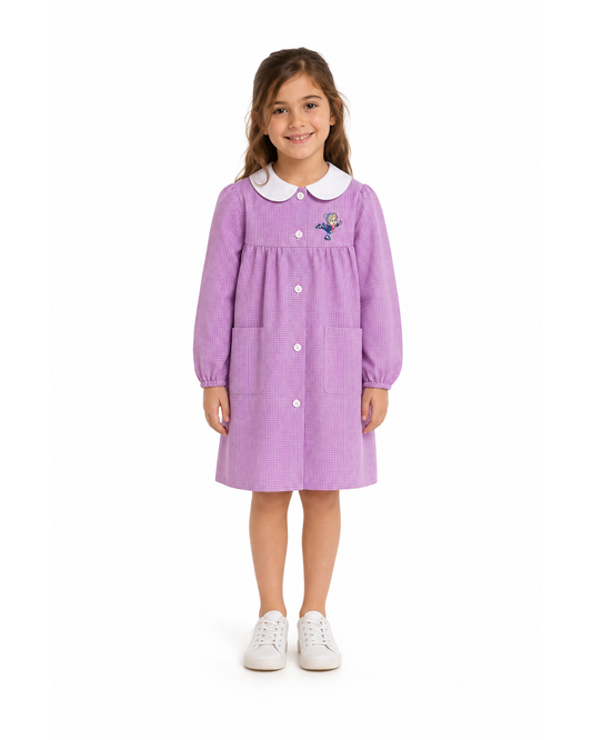 Grembiule asilo bambina quadretti rosa con abbottonatura centrale Nazareno Gabrielli ricamo Pattinaggio 0741