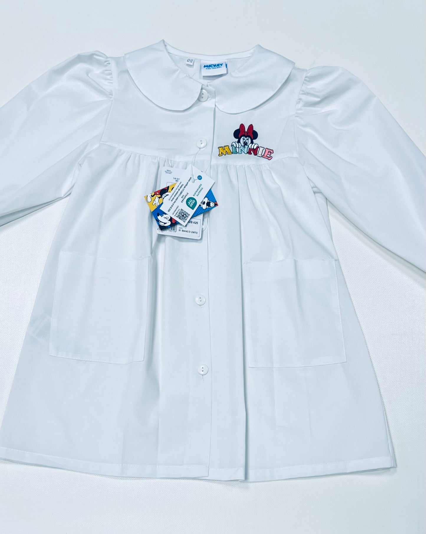 Grembiule asilo bianco bambina made in Italy con abbottonatura centrale Disney ricamo Minnie G102