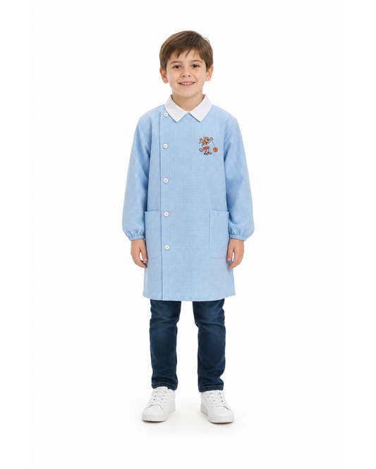Grembiule asilo quadretti azzurri bambino con abbottonatura laterale Siggi ricamo Basket 4056
