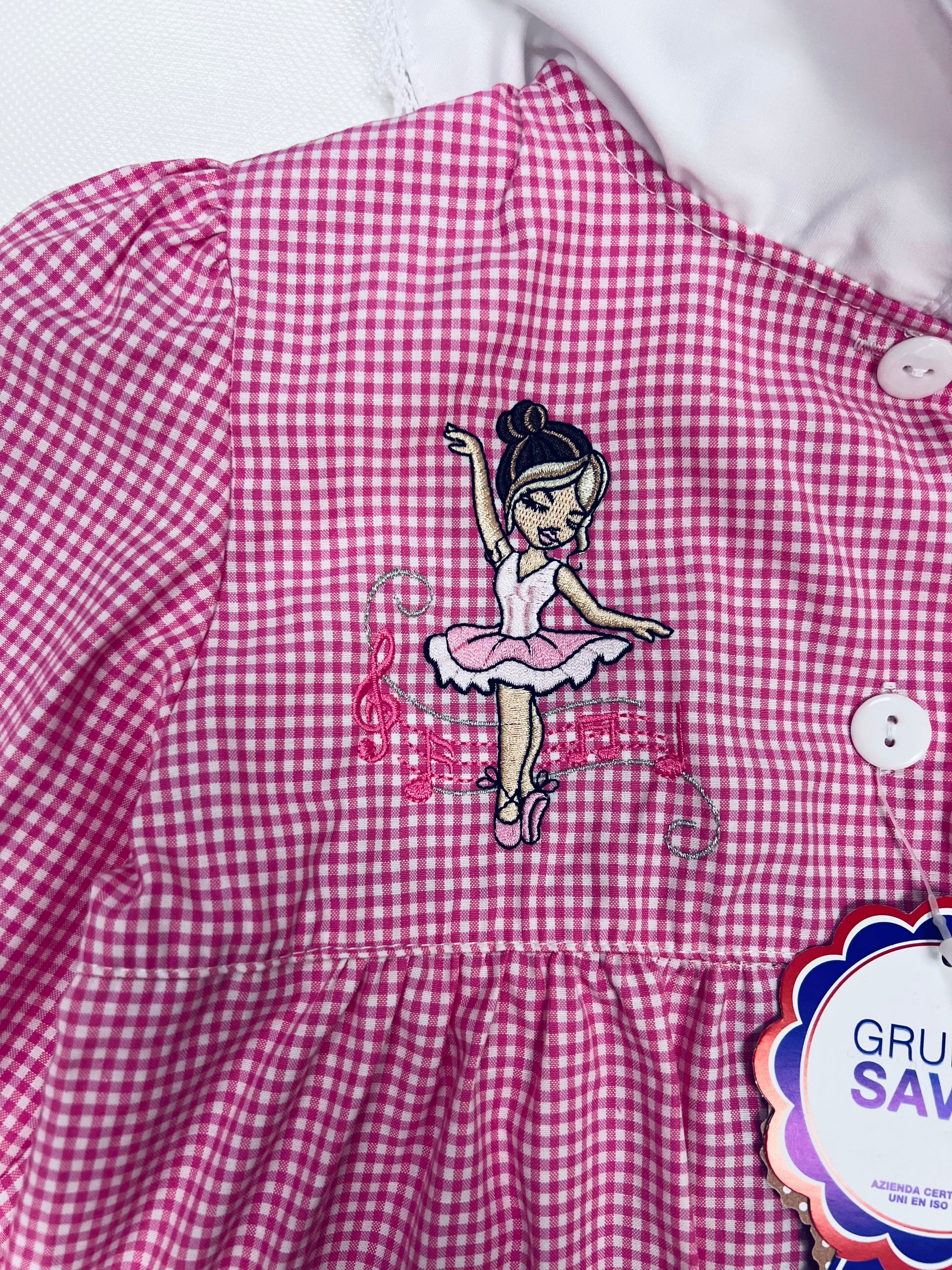 Grembiule asilo quadretti rosa bambina con abbottonatura centrale Ambrosino ricamo Ballerina R301