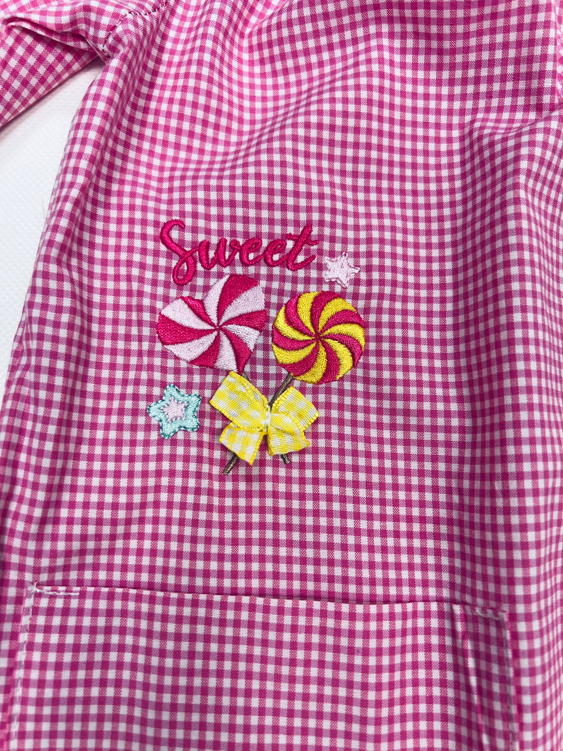 Grembiule asilo quadretti rosa bambina con abbottonatura centrale Ambrosino ricamo Sweet R308