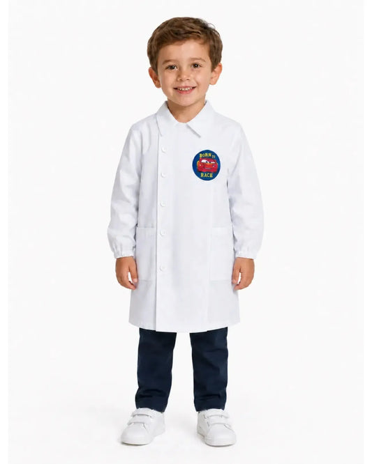 Grembiule bianco asilo bambino con abbottonatura laterale ricamo Disney Cars G306