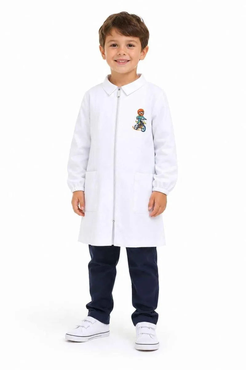 Grembiule bianco asilo bambino con zip Siggi ricamo Cross 4356