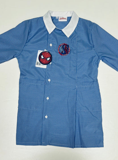 Grembiule quadretti azzurri asilo bambino con abbottonatura laterale Marvel Spiderman G303A25