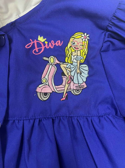 Grembiule scuola elementare blu bambina Ambrosino Made in Italy ricamo Diva S107