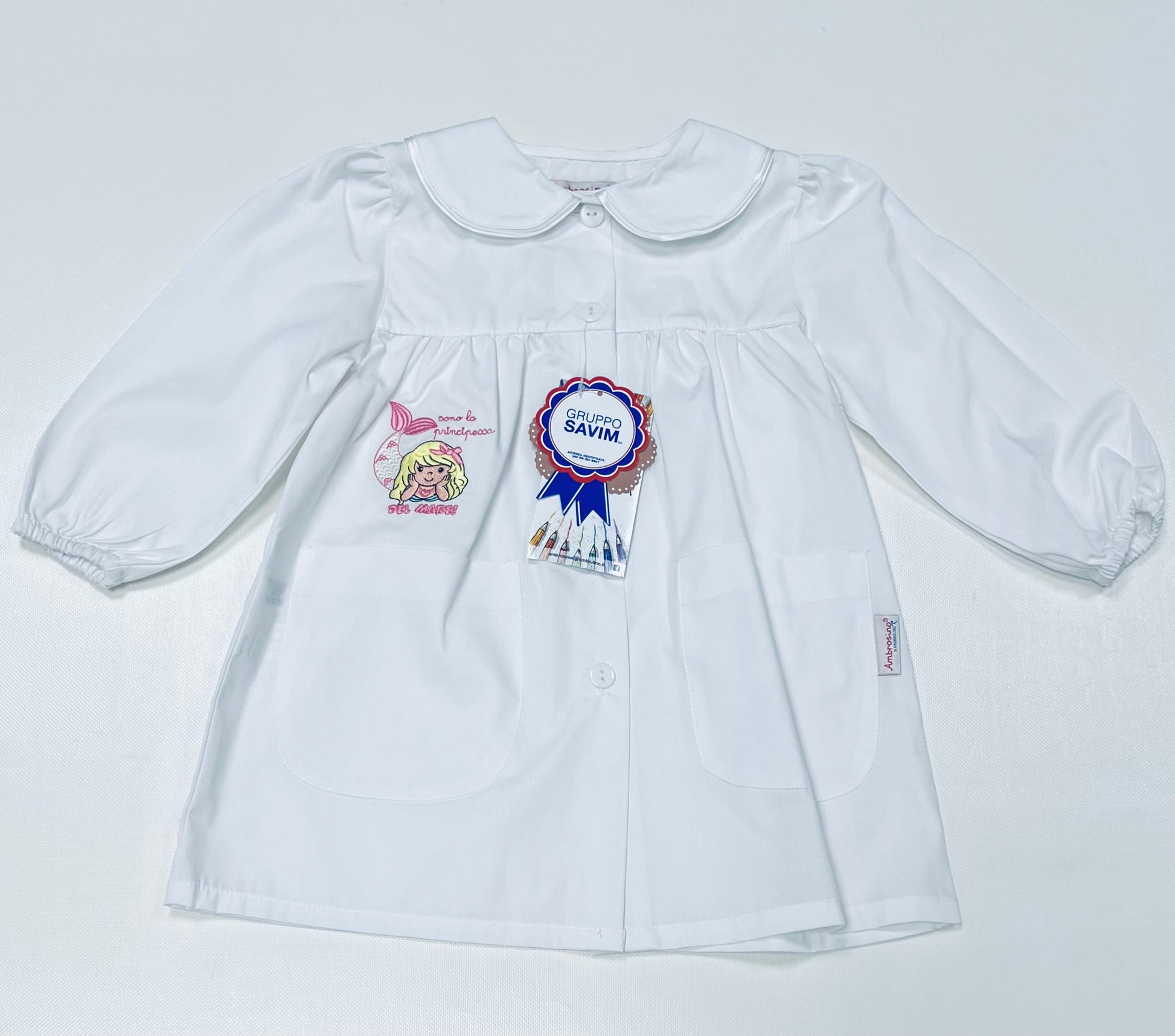 Grembiule asilo bambina con abbottonatura centrale Ambrosino ricamo Sirenetta Q305