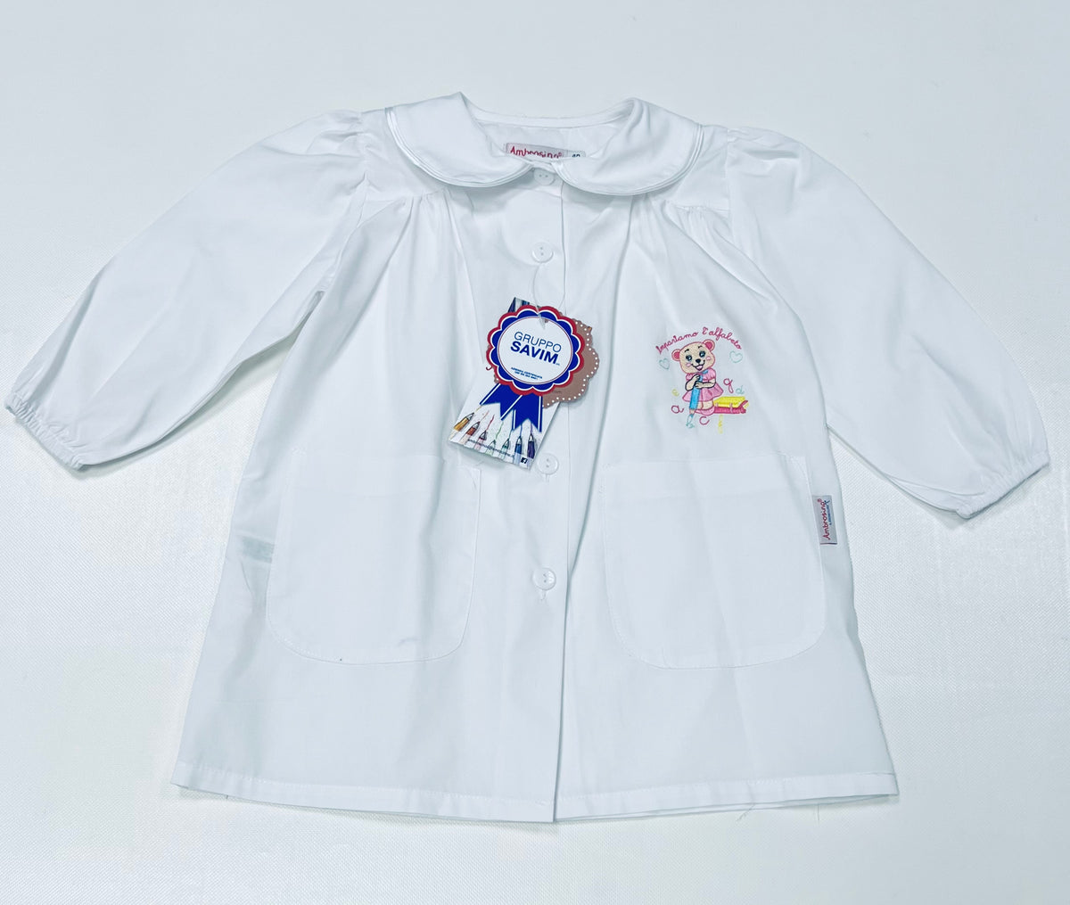 Grembiule asilo bambina con abbottonatura centrale Ambrosino ricamo Alfabeto Q306