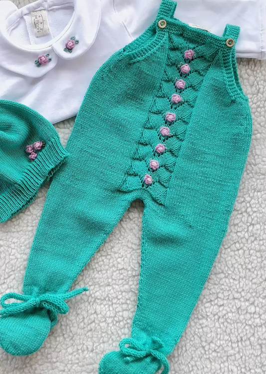 Salopette con rose in cotone