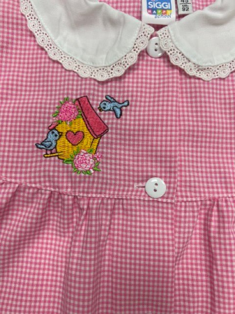 Grembiule asilo bambina con abbottonatura centrale Siggi ricamo casetta uccellini a quadretti rosa 3877