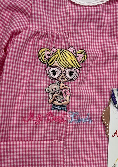 Grembiule asilo bambina con abbottonatura centrale Ambrosino ricamo My best friend O309